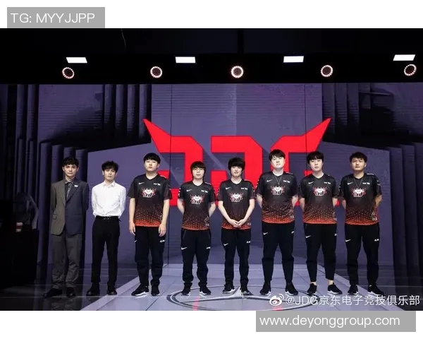 聚焦英雄联盟赛事JDG战队分享比赛经验与成长之路