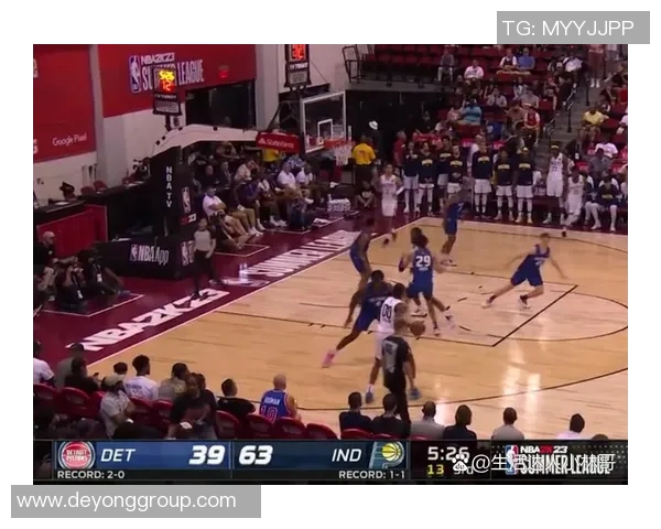 活塞与步行者激战正酣比分悬念不断引人关注