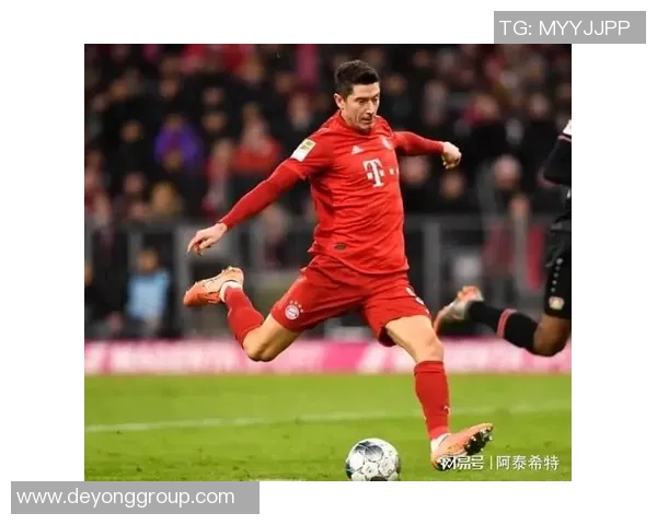 莱万重返安联球场遭拜仁球迷嘘声四起反响热烈引发热议