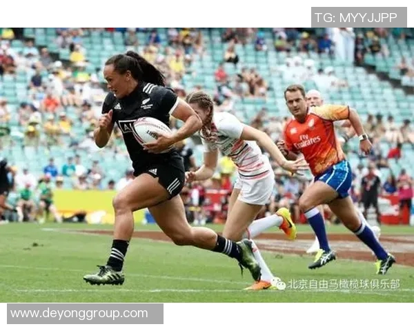 阿布扎比统一与赖扬激战正酣谁能在这场对决中笑到最后